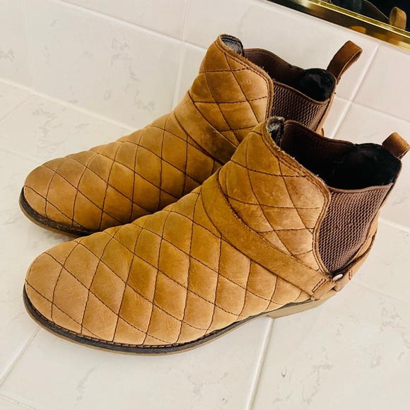 Teva leather waterproof Chelsea Boot - Picture 4 of 5